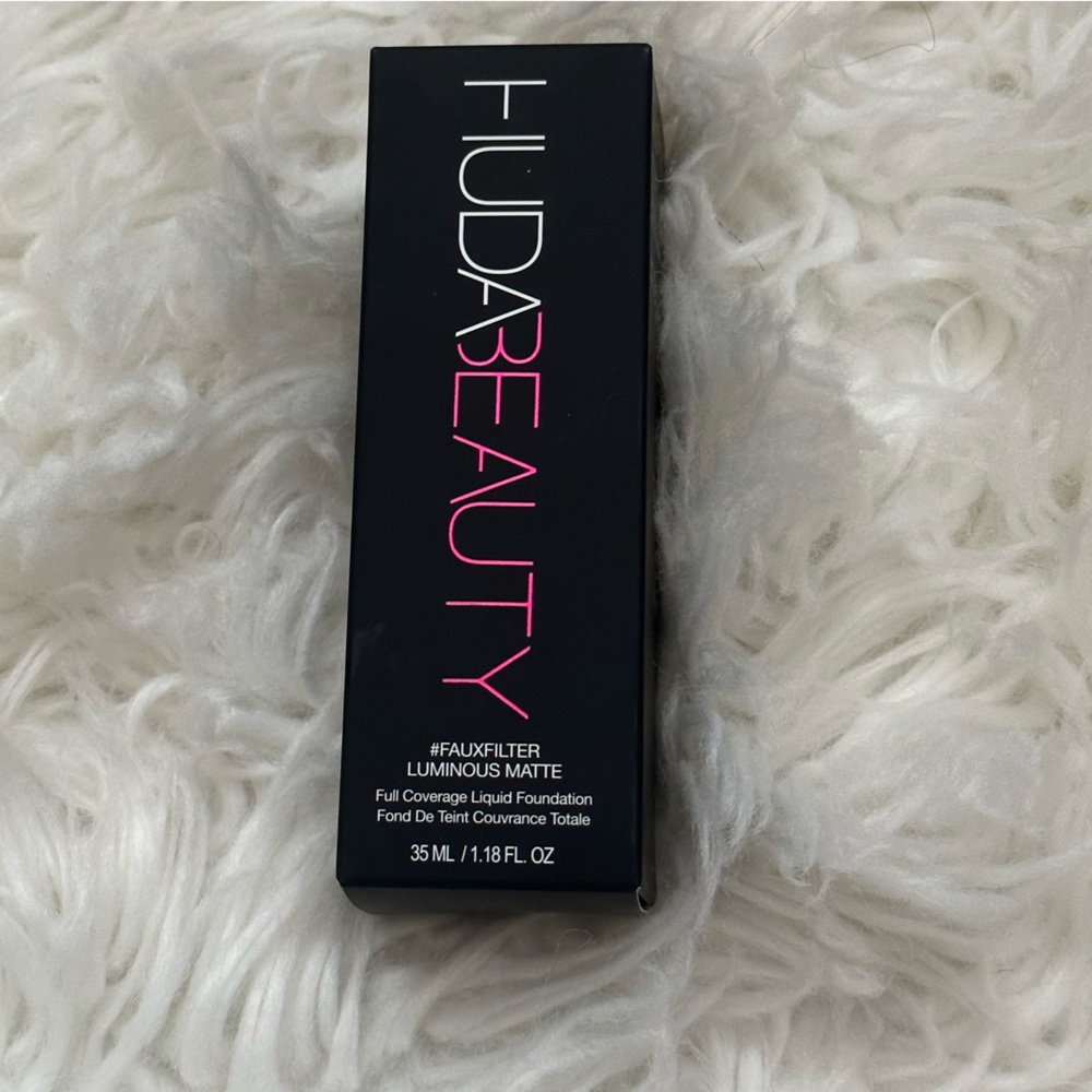 Brand New Huda Beauty foundation #fauxfilter in Toasted Coconut N240.
